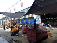 福瑞得機械微動態(tài)--座駕壓路機、手扶壓路機、灌縫機包裝發(fā)貨