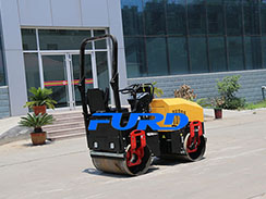 抓住特色打通渠道，全液壓小型壓路機(jī)廠家順利發(fā)展
