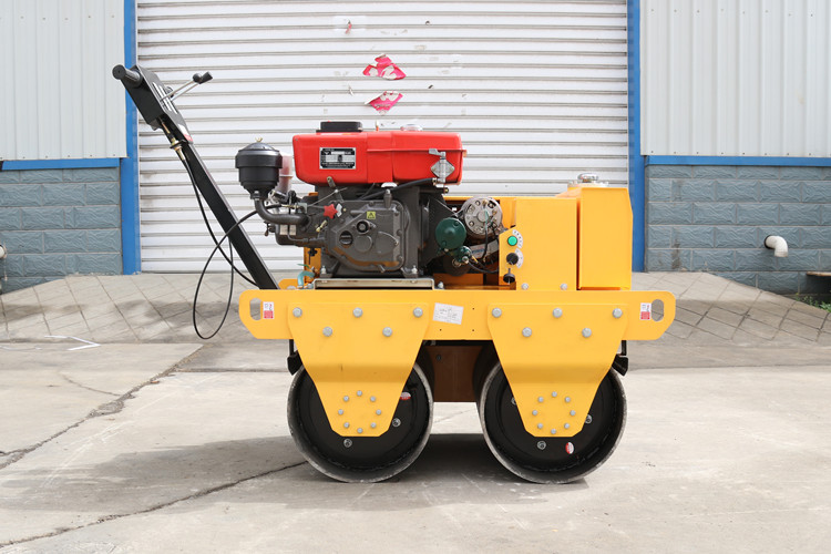 對(duì)于小型手扶壓路機(jī)的這些使用環(huán)境您要明白！